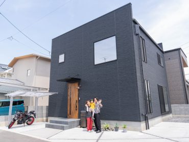 アースハウジング株式会社 一級建築士事務所 家族皆のお気に入り。階段下ヌックのあるお家