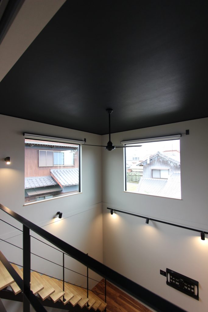 アースハウジング株式会社 一級建築士事務所 直線が魅せるスタイリッシュモダンの住まい ZERO-CUBE CUSTOM