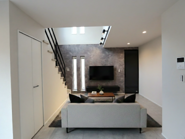 アースハウジング株式会社 一級建築士事務所 1階中心で暮らしが整うスタイリッシュな住まい