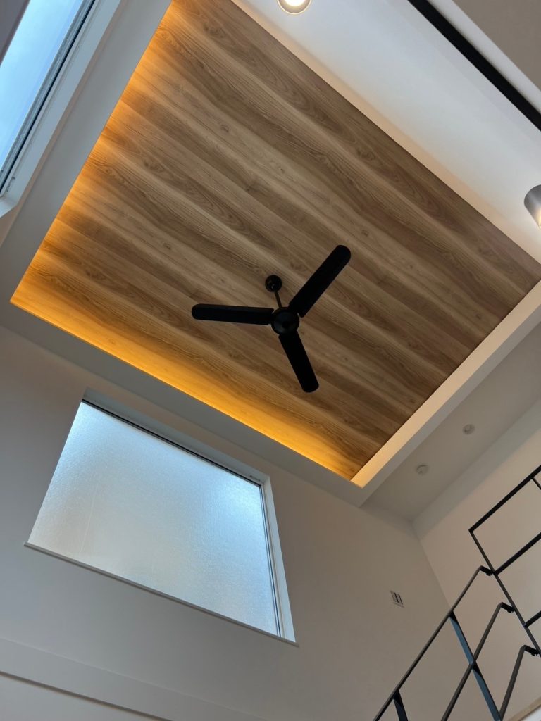 アースハウジング株式会社 一級建築士事務所 シンプルな外観からは想像できないホテルライクな住まい