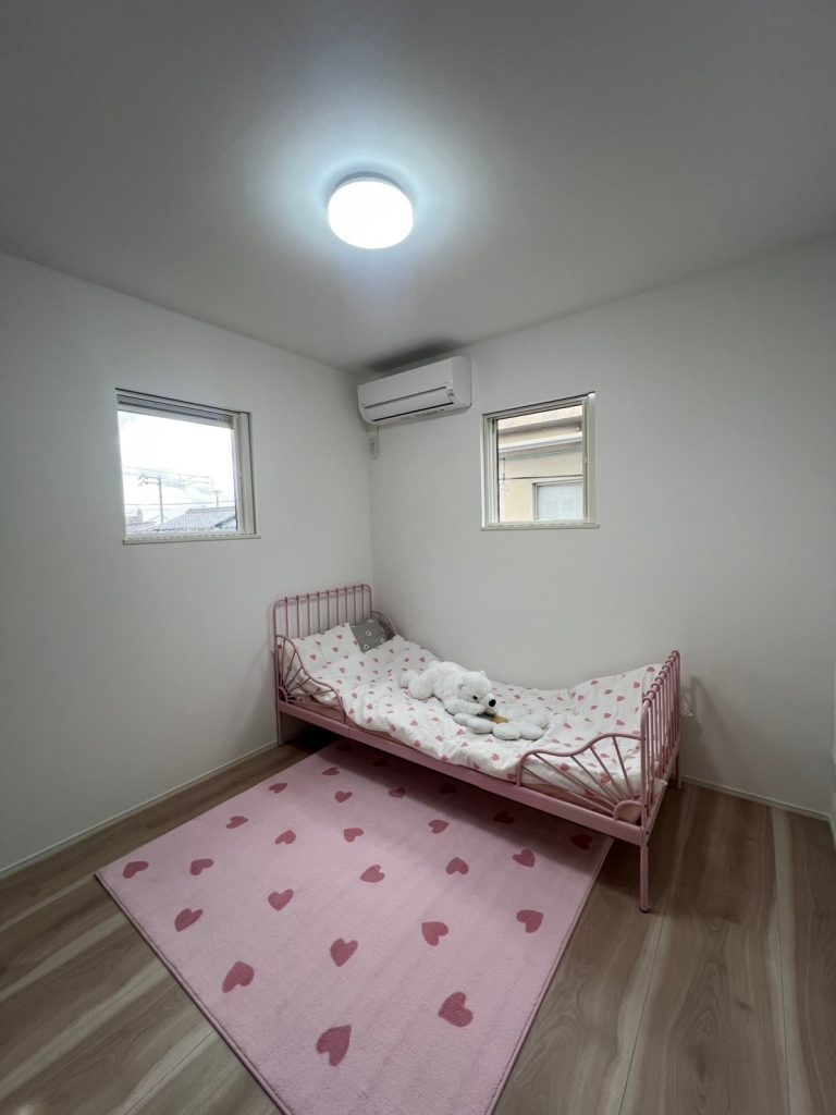 アースハウジング株式会社 一級建築士事務所 シンプルな外観からは想像できないホテルライクな住まい