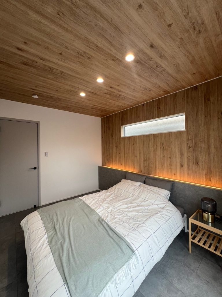 アースハウジング株式会社 一級建築士事務所 シンプルな外観からは想像できないホテルライクな住まい