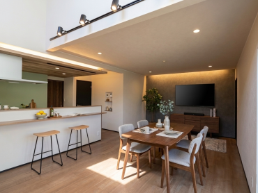 アースハウジング株式会社 一級建築士事務所 光と影が織りなす、大人の空間。夜の静寂も愉しむ住まい【ZERO-CUBE＋BOX】